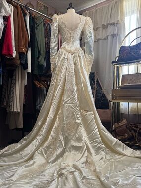 Vintage Wedding Gown 92” Cathedral Train Beaded Lace Long Sleeve Bridal Dress